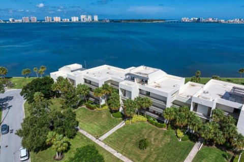 Copropriété à vendre à Belleair, Floride: 2 chambres, 137.96 m2 № 1346996 - photo 1
