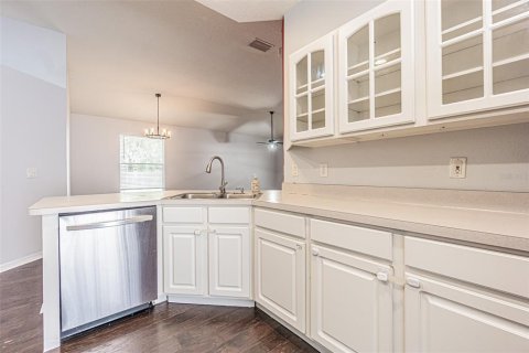Casa en venta en Tampa, Florida, 3 dormitorios, 163.04 m2 № 2220199 - foto 8