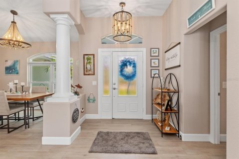 House in North Port, Florida 4 bedrooms, 231.51 sq.m. № 2211796 - photo 5