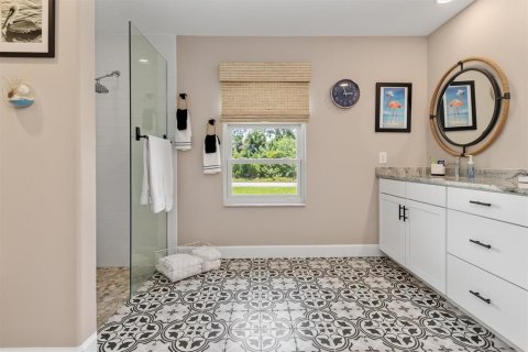 House in North Port, Florida 4 bedrooms, 231.51 sq.m. № 2211796 - photo 23