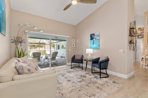 House in North Port, Florida 4 bedrooms, 231.51 sq.m. № 2211796 - photo 8