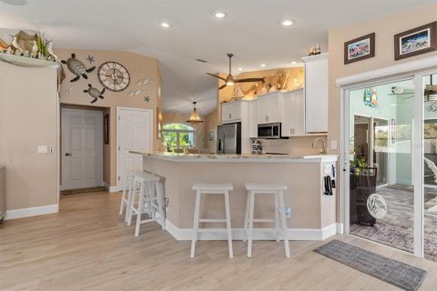 House in North Port, Florida 4 bedrooms, 231.51 sq.m. № 2211796 - photo 12