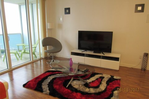 Condominio en alquiler en Hallandale Beach, Florida, 1 dormitorio, 78.41 m2 № 2012284 - foto 18