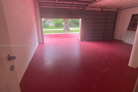 Casa en alquiler en El Portal, Florida, 4 dormitorios, 289.76 m2 № 1938449 - foto 29