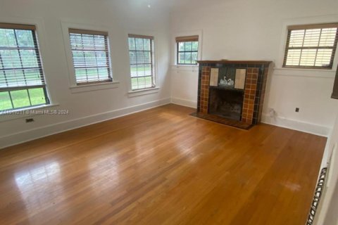 Villa ou maison à louer à El Portal, Floride: 4 chambres, 289.76 m2 № 1938449 - photo 3