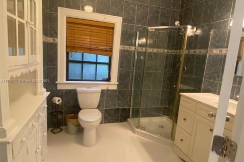 Casa en alquiler en El Portal, Florida, 4 dormitorios, 289.76 m2 № 1938449 - foto 26