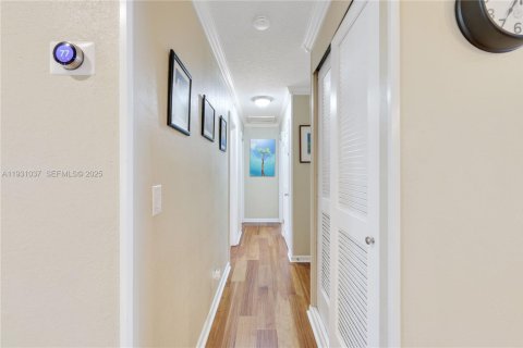 House in Pompano Beach, Florida 3 bedrooms, 115.94 sq.m. № 2034419 - photo 30