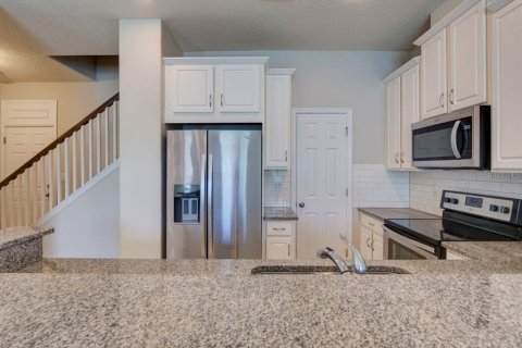 Townhouse in Kissimmee, Florida 3 bedrooms, 141.95 sq.m. № 1824225 - photo 8