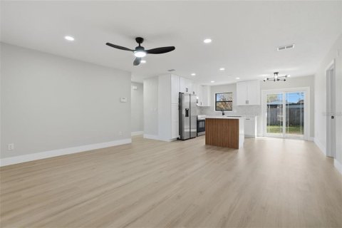 Villa ou maison à louer à Orlando, Floride: 3 chambres, 144 m2 № 2223523 - photo 8