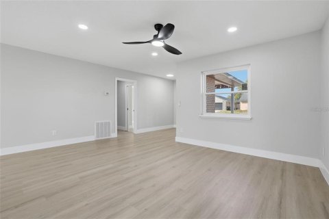 Villa ou maison à louer à Orlando, Floride: 3 chambres, 144 m2 № 2223523 - photo 6