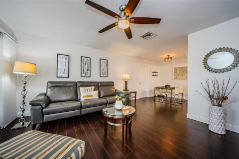 Casa en venta en Palm Harbor, Florida, 2 dormitorios, 92.9 m2 № 1437626 - foto 12
