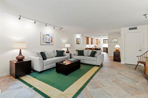 Condominio en alquiler en Longboat Key, Florida, 2 dormitorios, 148.74 m2 № 1537410 - foto 13