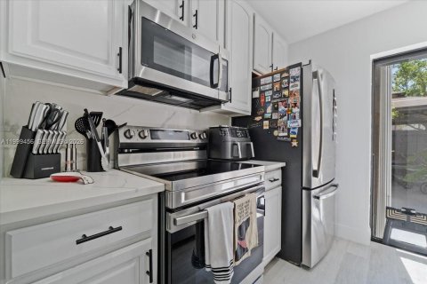 Купить кондоминиум в Коконат Крик, Флорида 2 спальни, 109.81м2, № 2064393 - фото 3