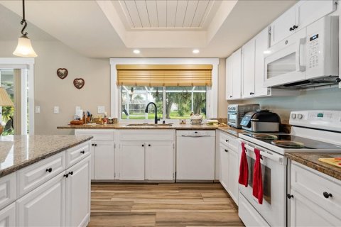House in Sarasota, Florida 3 bedrooms, 190.54 sq.m. № 2198814 - photo 7