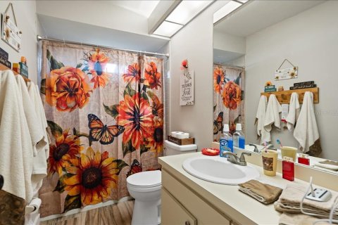 House in Sarasota, Florida 3 bedrooms, 190.54 sq.m. № 2198814 - photo 21