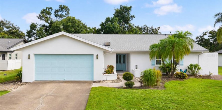 House in Sarasota, Florida 3 bedrooms, 190.54 sq.m. № 2198814