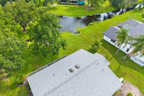 House in Sarasota, Florida 3 bedrooms, 190.54 sq.m. № 2198814 - photo 26