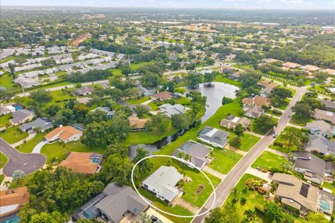 House in Sarasota, Florida 3 bedrooms, 190.54 sq.m. № 2198814 - photo 28