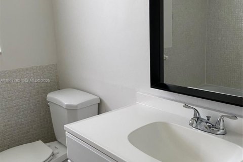 Снять в аренду кондоминиум в Халландейл-Бич, Флорида 1 спальня, 66.89м2, № 2028677 - фото 7