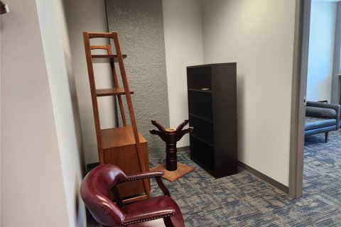 Commercial property in Tampa, Florida 68.84 sq.m. № 1847375 - photo 5