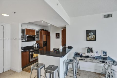 Condominio en alquiler en Aventura, Florida, 2 dormitorios, 98.57 m2 № 1994986 - foto 4