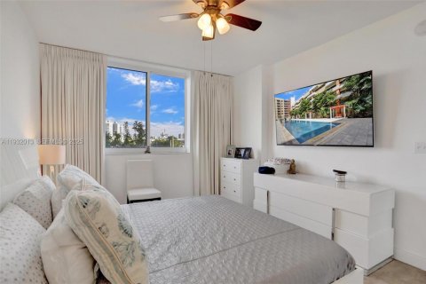 Condominio en alquiler en Aventura, Florida, 2 dormitorios, 98.57 m2 № 1994986 - foto 5