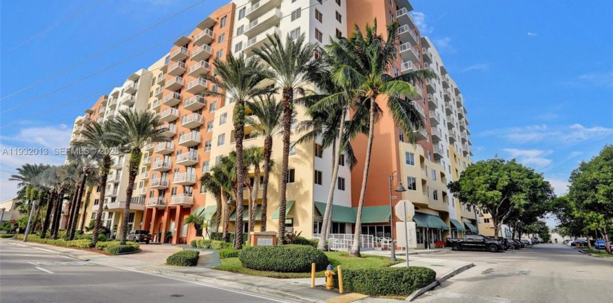 Condominio en Aventura, Florida, 2 dormitorios  № 1994986