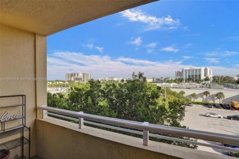 Condominio en alquiler en Aventura, Florida, 2 dormitorios, 98.57 m2 № 1994986 - foto 11