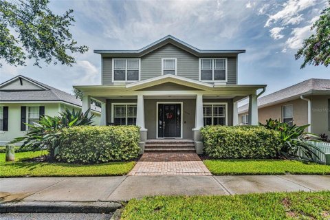 House in New Port Richey, Florida 4 bedrooms, 251.58 sq.m. № 1845355 - photo 18