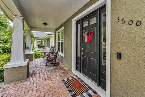 House in New Port Richey, Florida 4 bedrooms, 251.58 sq.m. № 1845355 - photo 4