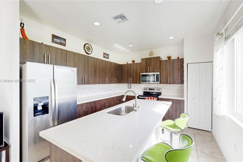 House in Homestead, Florida 4 bedrooms, 204.76 sq.m. № 1814132 - photo 19