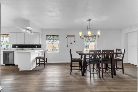 Villa ou maison à vendre à Lake Alfred, Floride: 3 chambres, 146.88 m2 № 2296534 - photo 3
