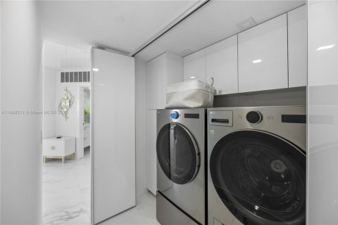 Condo in Sunny Isles Beach, Florida, 3 bedrooms  № 1713122 - photo 30