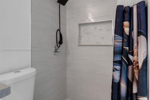 Casa en alquiler en Cutler Bay, Florida, 3 dormitorios, 167.5 m2 № 2017582 - foto 19