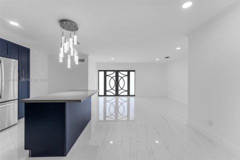 Casa en alquiler en Cutler Bay, Florida, 3 dormitorios, 167.5 m2 № 2017582 - foto 8