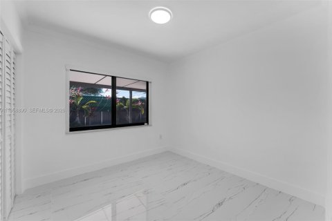 Casa en alquiler en Cutler Bay, Florida, 3 dormitorios, 167.5 m2 № 2017582 - foto 13