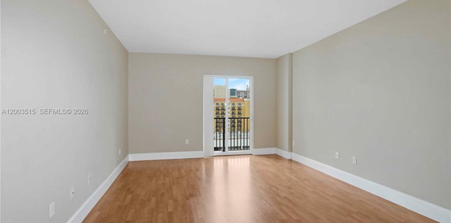 Кондоминиум с 1 спальней в Корал-Гейблс, Флорида № 2068183