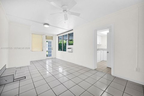 Villa ou maison à louer à Miami, Floride: 4 chambres, 98.85 m2 № 2421012 - photo 25