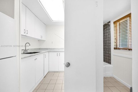 Villa ou maison à louer à Miami, Floride: 4 chambres, 98.85 m2 № 2421012 - photo 26