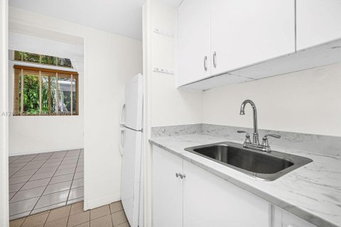 Villa ou maison à louer à Miami, Floride: 4 chambres, 98.85 m2 № 2421012 - photo 29