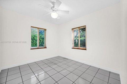 Villa ou maison à louer à Miami, Floride: 4 chambres, 98.85 m2 № 2421012 - photo 11