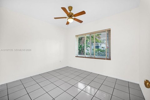 Villa ou maison à louer à Miami, Floride: 4 chambres, 98.85 m2 № 2421012 - photo 8