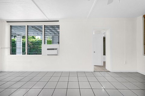 Villa ou maison à louer à Miami, Floride: 4 chambres, 98.85 m2 № 2421012 - photo 24
