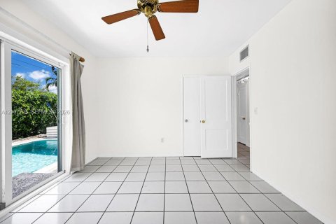 Villa ou maison à louer à Miami, Floride: 4 chambres, 98.85 m2 № 2421012 - photo 9