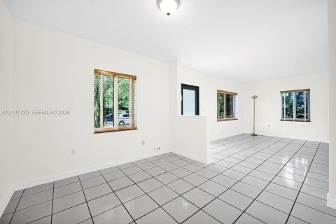 Villa ou maison à louer à Miami, Floride: 4 chambres, 98.85 m2 № 2421012 - photo 5