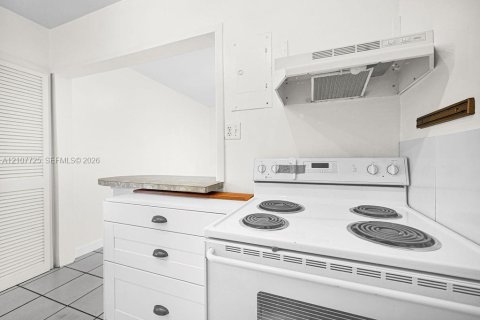 Villa ou maison à louer à Miami, Floride: 4 chambres, 98.85 m2 № 2421012 - photo 7