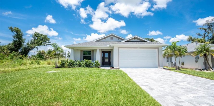 House in Rotonda, Florida 3 bedrooms, 156.63 sq.m. № 1886063