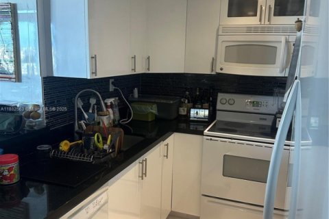 Снять в аренду кондоминиум в Майами-Бич, Флорида 1 спальня, 91.97м2, № 1978110 - фото 8