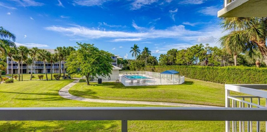 Condo in West Palm Beach, Florida, 2 bedrooms № 1100258