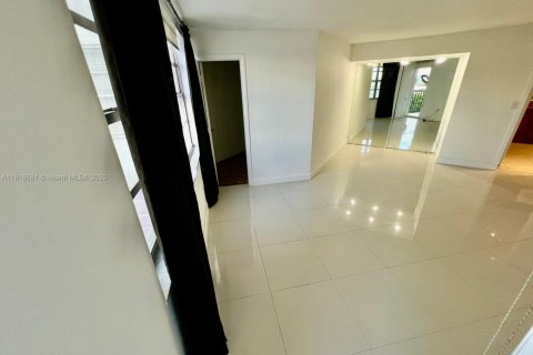 Copropriété à louer à Aventura, Floride: 1 chambre, 80.82 m2 № 1973668 - photo 18